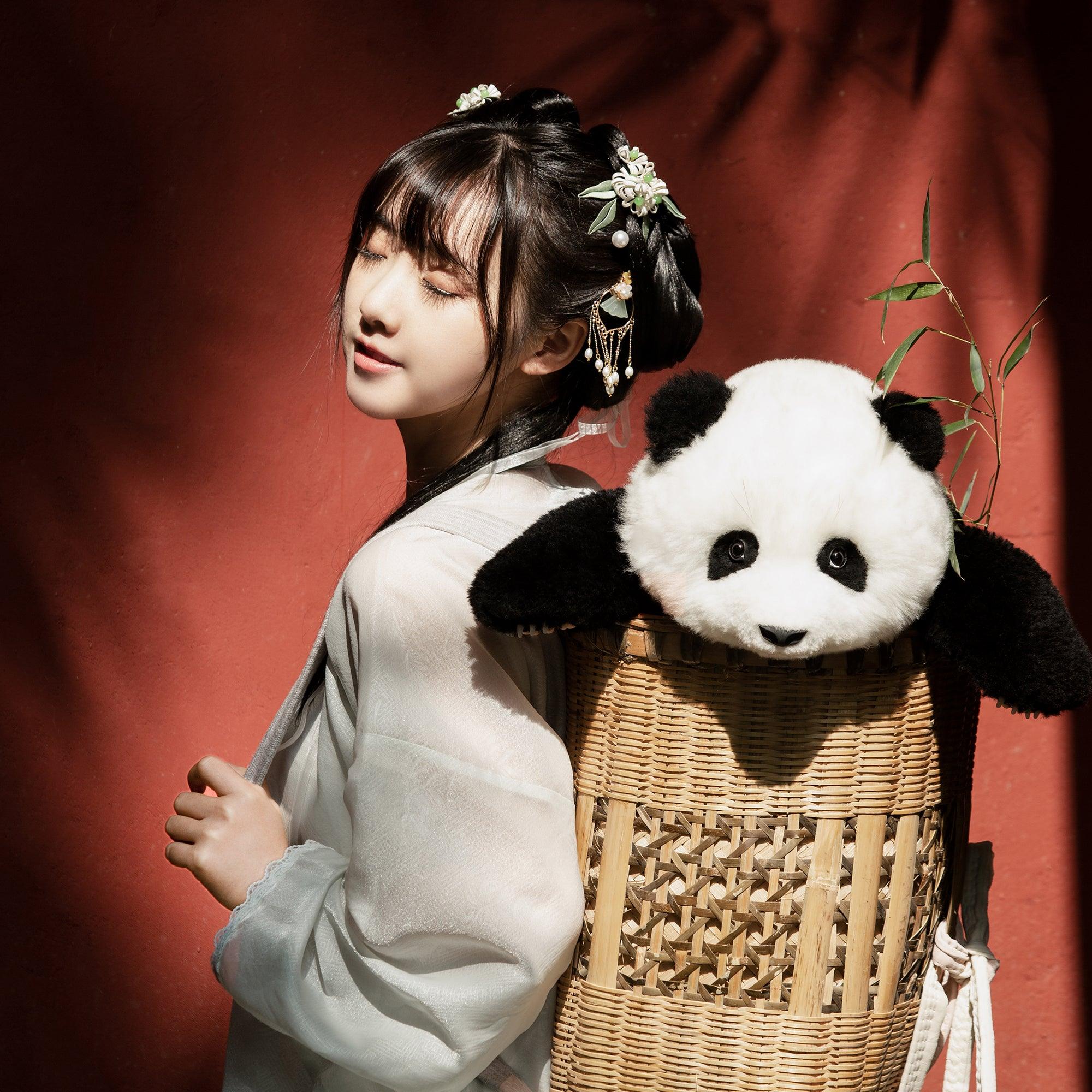 Hehua Panda Wool Plush – Weighted Collectible Gift